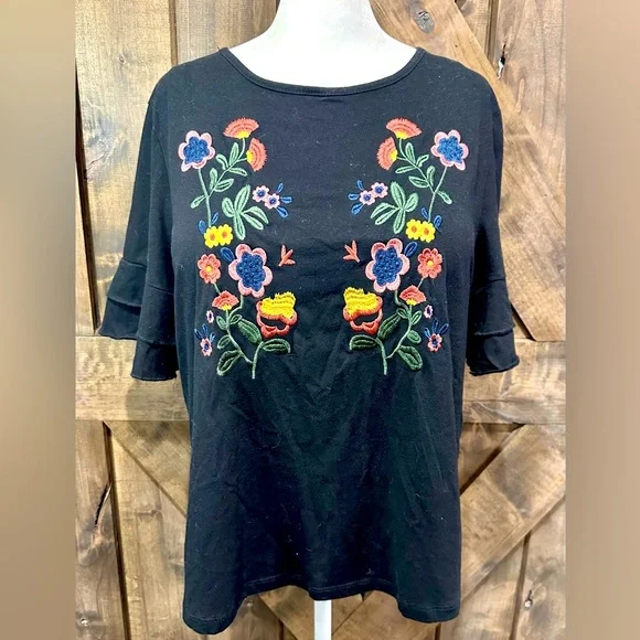 EUC Amaryllis Black Ruffle Sleeve Floral Embroidered Top Sz L - Picture 15 of 16